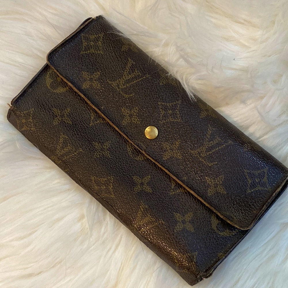 Louis Vuitton Monogram Canvas Sarah Wallet Trifold